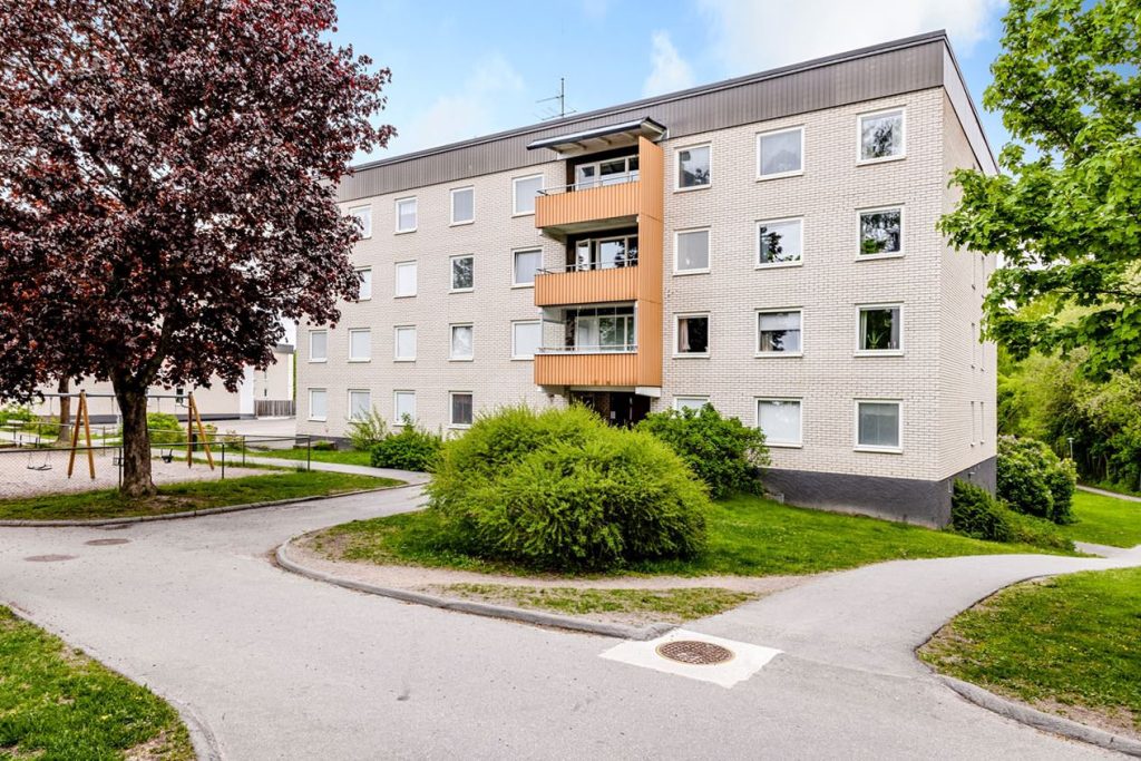 17. Anla╠eggning av asfalt till garageuppfart